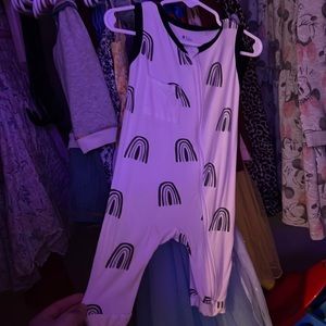 Kyte baby 12-18 m sleeveless zip romper